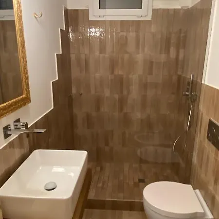 Casa Orefici, 4 In Front Of Aquarium!