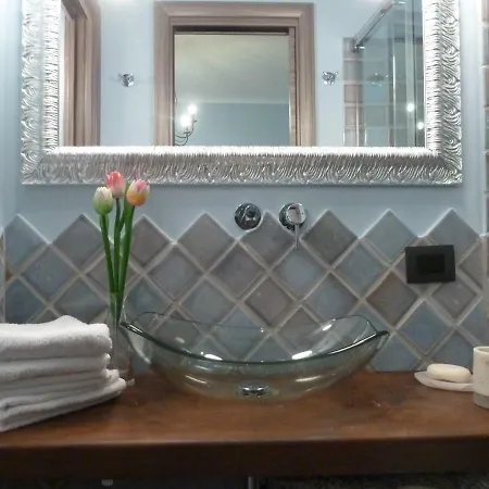 Casa Orefici, 4 In Front Of Aquarium! *