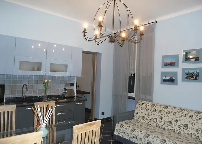 Casa Orefici, 4 In Front Of Aquarium! *