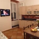 Casa Orefici, 4 In Front Of Aquarium!