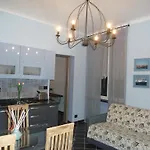 Casa Orefici, 4 In Front Of Aquarium! *